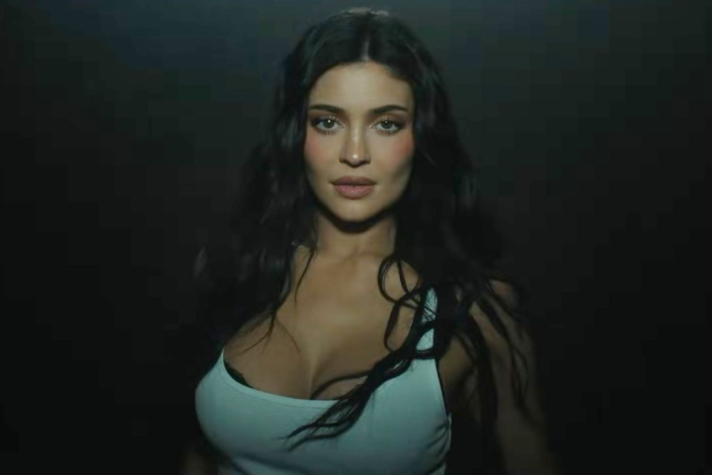 Zdjęcie okładkowe wpisu: Kylie Jenner chce zostać aktorką. “Jestem dobra w komedii”