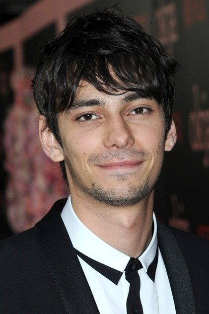 Zdjęcie Devon Bostick