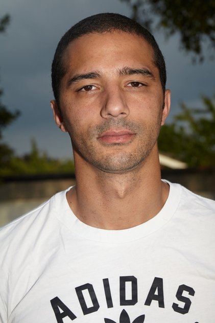 Zdjęcie Lewis Young