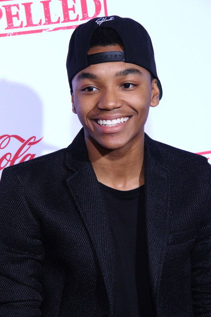 Zdjęcie Josh Levi