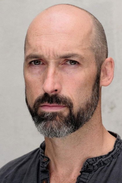 Zdjęcie Adam Burton