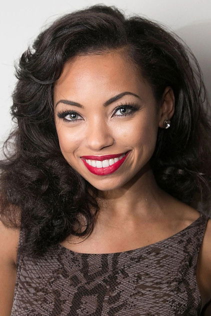 Zdjęcie Logan Browning