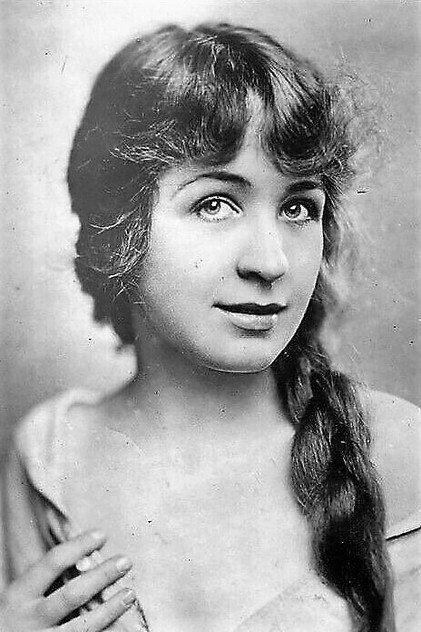 Zdjęcie Helen MacKellar