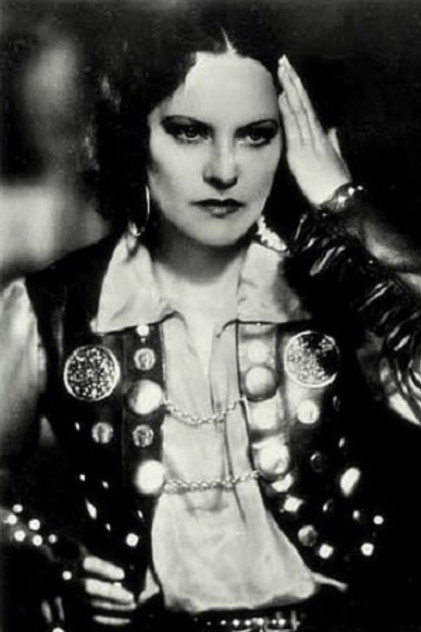 Zdjęcie Gina Manès