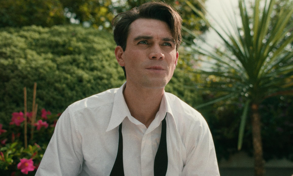 Zdjęcie okładkowe wpisu: Nowy zwiastun filmu Jimmy. KJ Apa jako legenda Hollywood