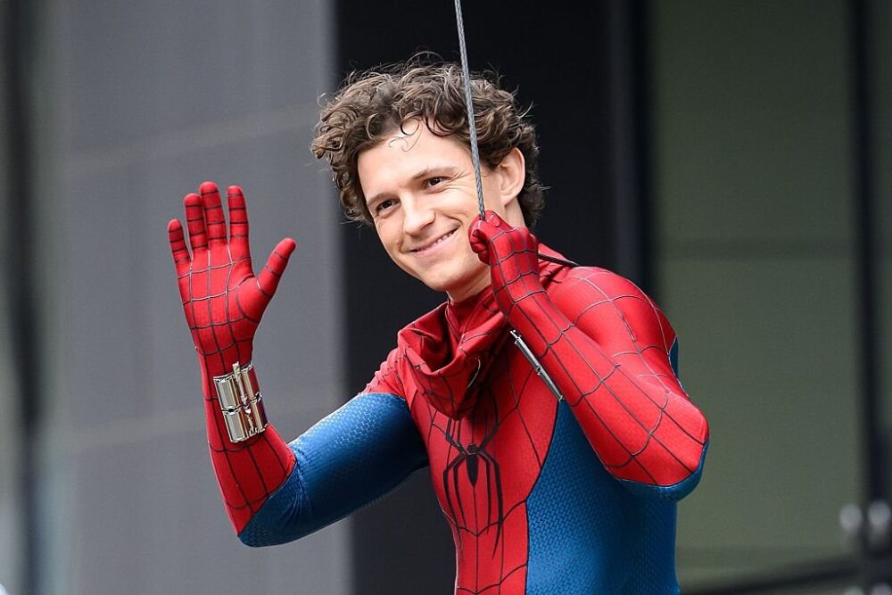 Zdjęcie okładkowe wpisu: Tom Holland zaprasza na Spider-Mana 4 do kin w nowej zapowiedzi filmu 