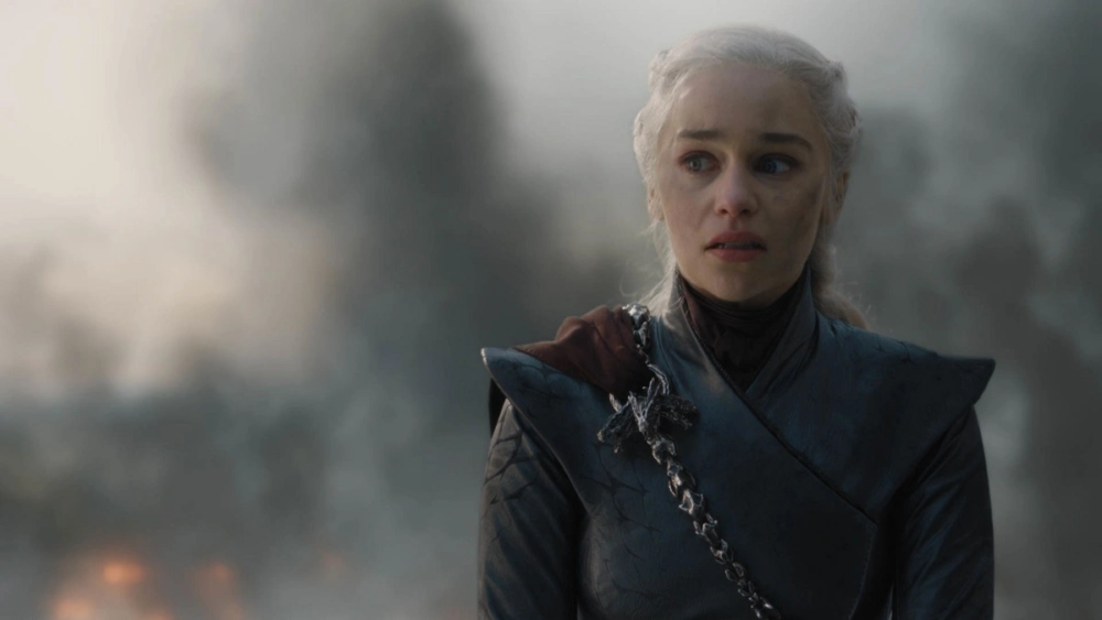 Zdjęcie okładkowe wpisu: Ile Emilia Clarke zarobiła na Grze o Tron? Aktorka uchyla rąbka tajemnicy