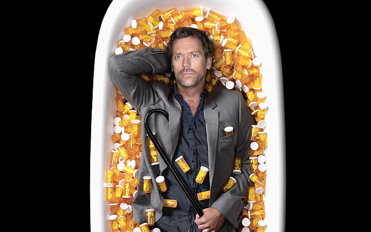 Hugh Laurie masakruje hejterkę Dr House’a. Uciszył ją jedną odpowiedzią