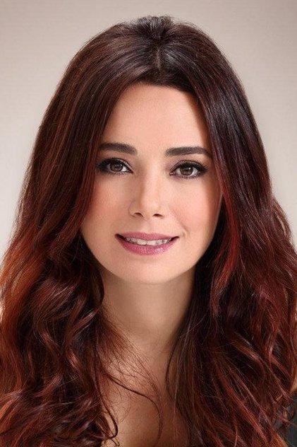 Zdjęcie Özgü Namal