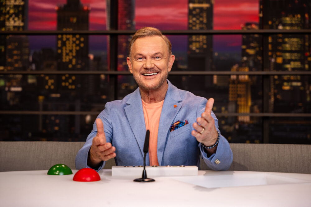 Zdjęcie okładkowe wpisu: “Śmiech rodzi się w środku” – wywiad z Cezarym Pazurą